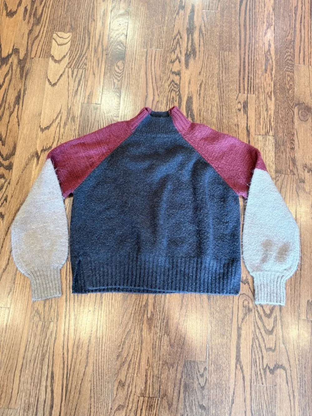 Vigoss Colorblock Mockneck Pullover‎ Sweater in Charcoal, Burgundy & Taupe
